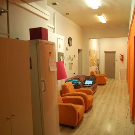 Hostel Family Erasmus Center Varşovia Exterior foto